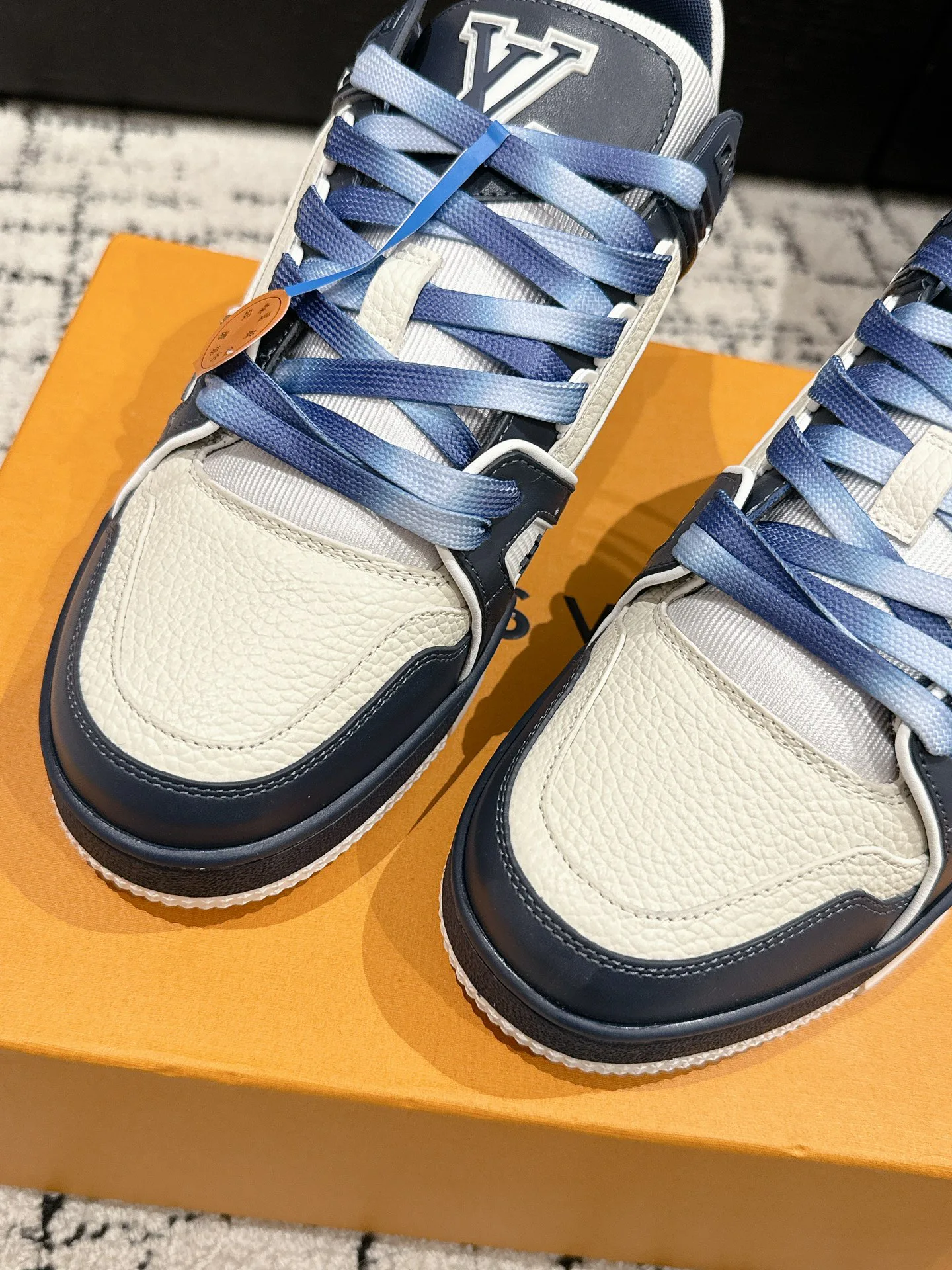 Кроссовки Женские Louis Vuitton 20945