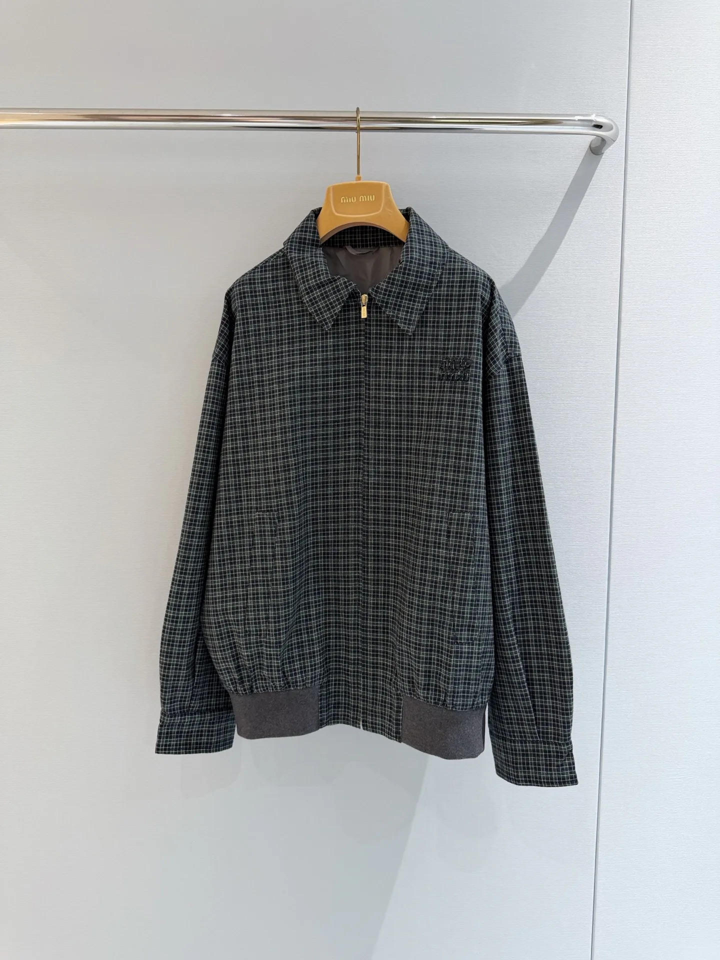 Куртки И Пуховики Женские Miu Miu 18689498