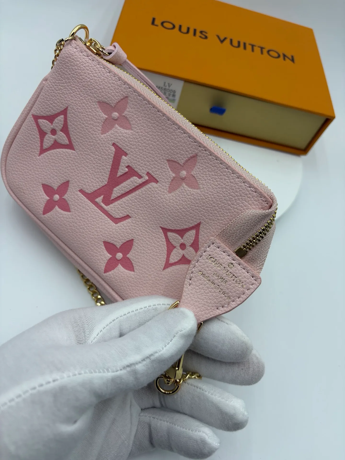 Клатчи Женские Louis Vuitton 1390770
