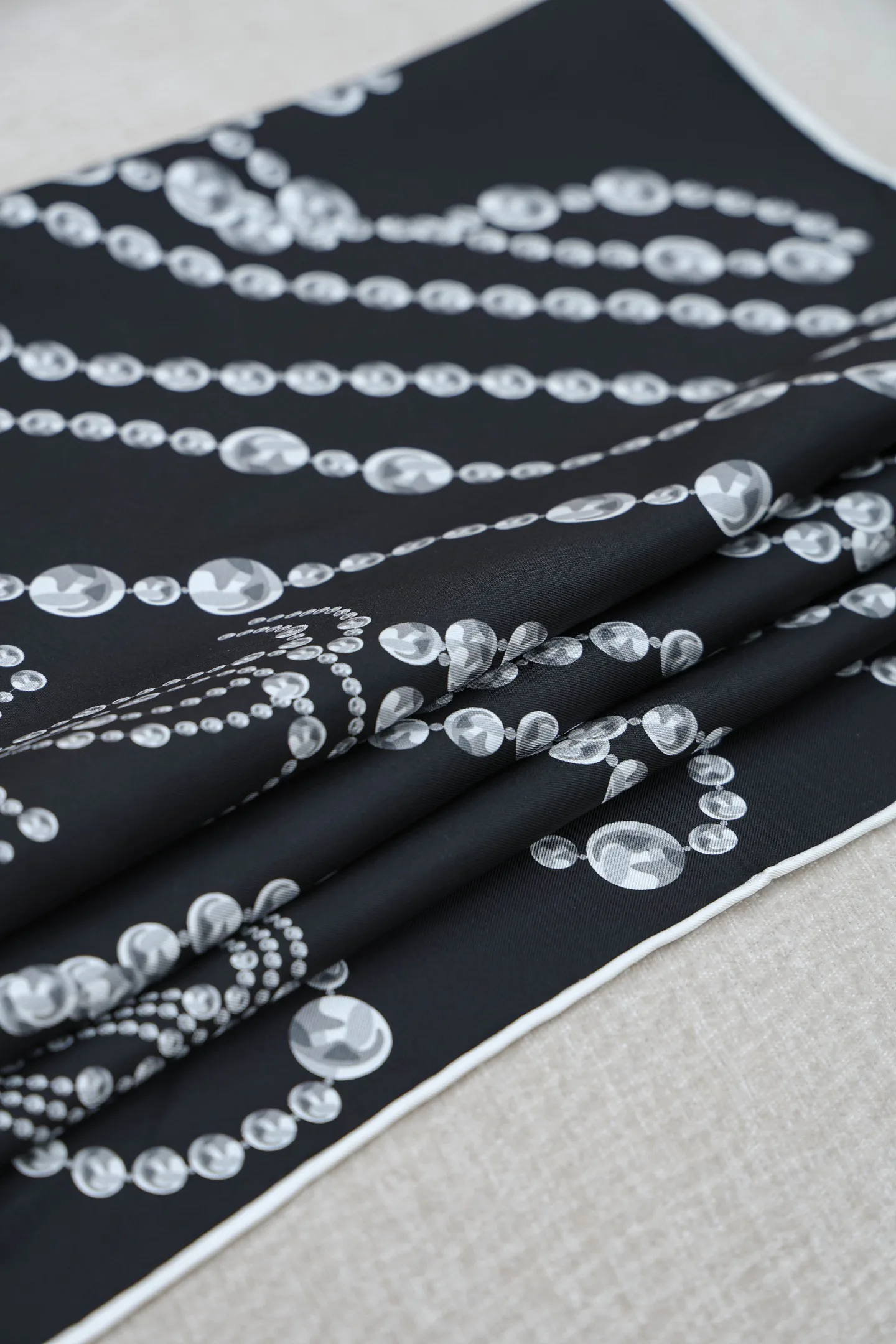 Платки Chanel 13389380