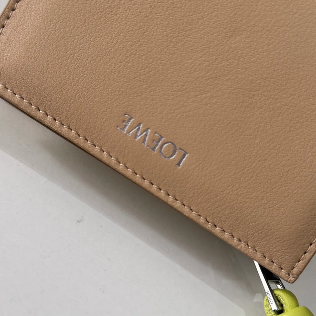 Клатчи Женские Loewe 17927448