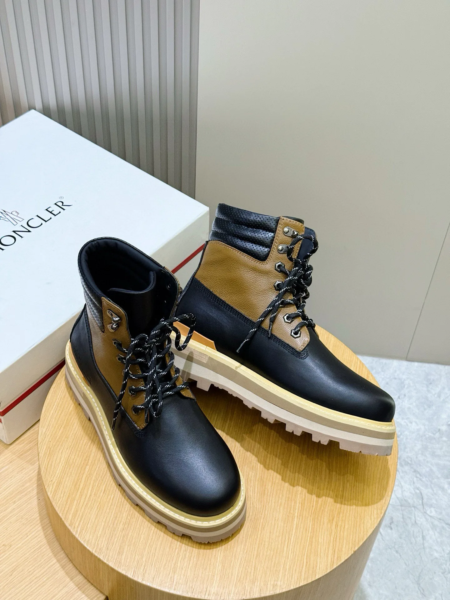 Ботинки Мужские Moncler 19548937