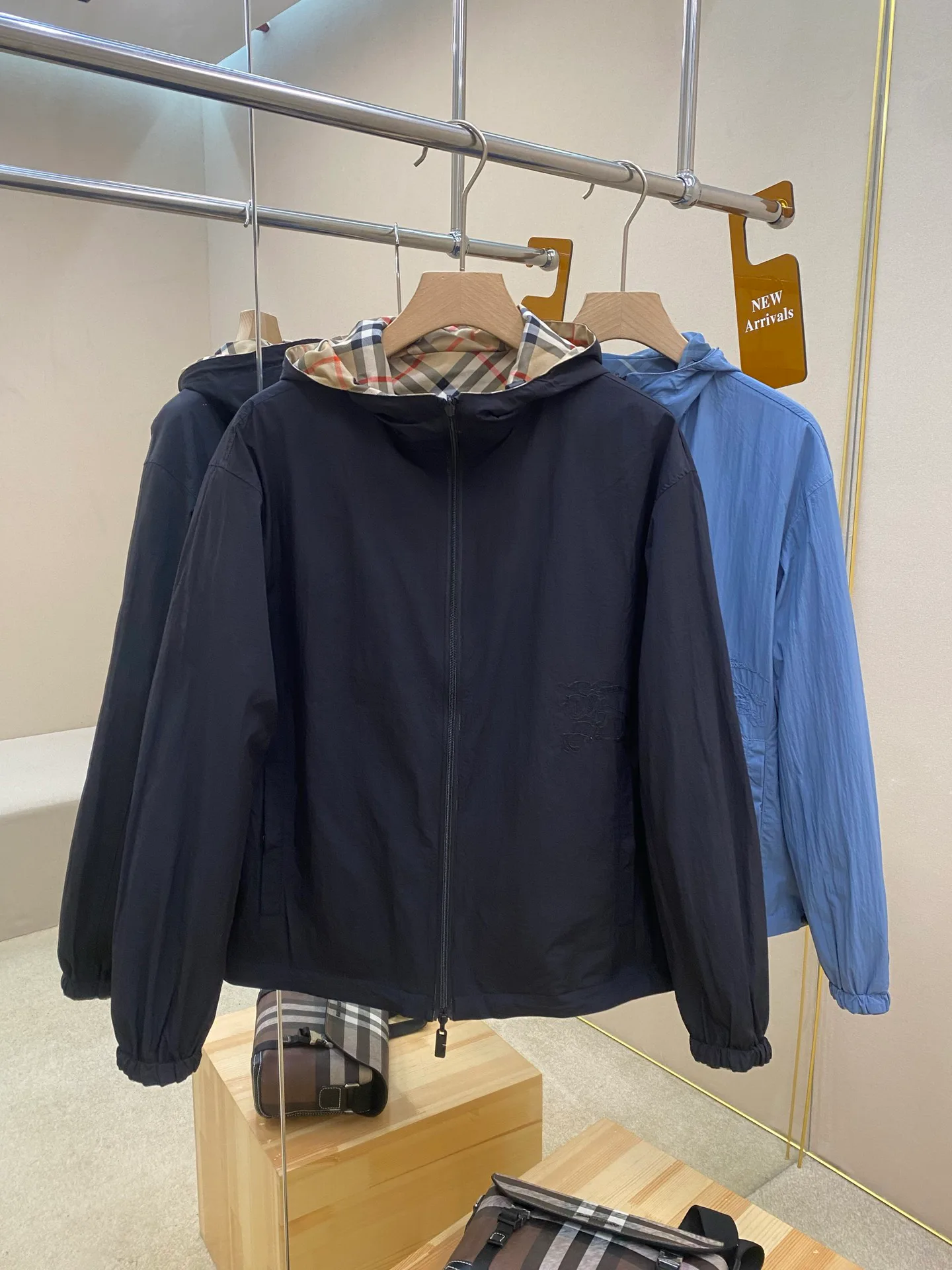 Куртки И Пуховики Женские Burberry 11463857