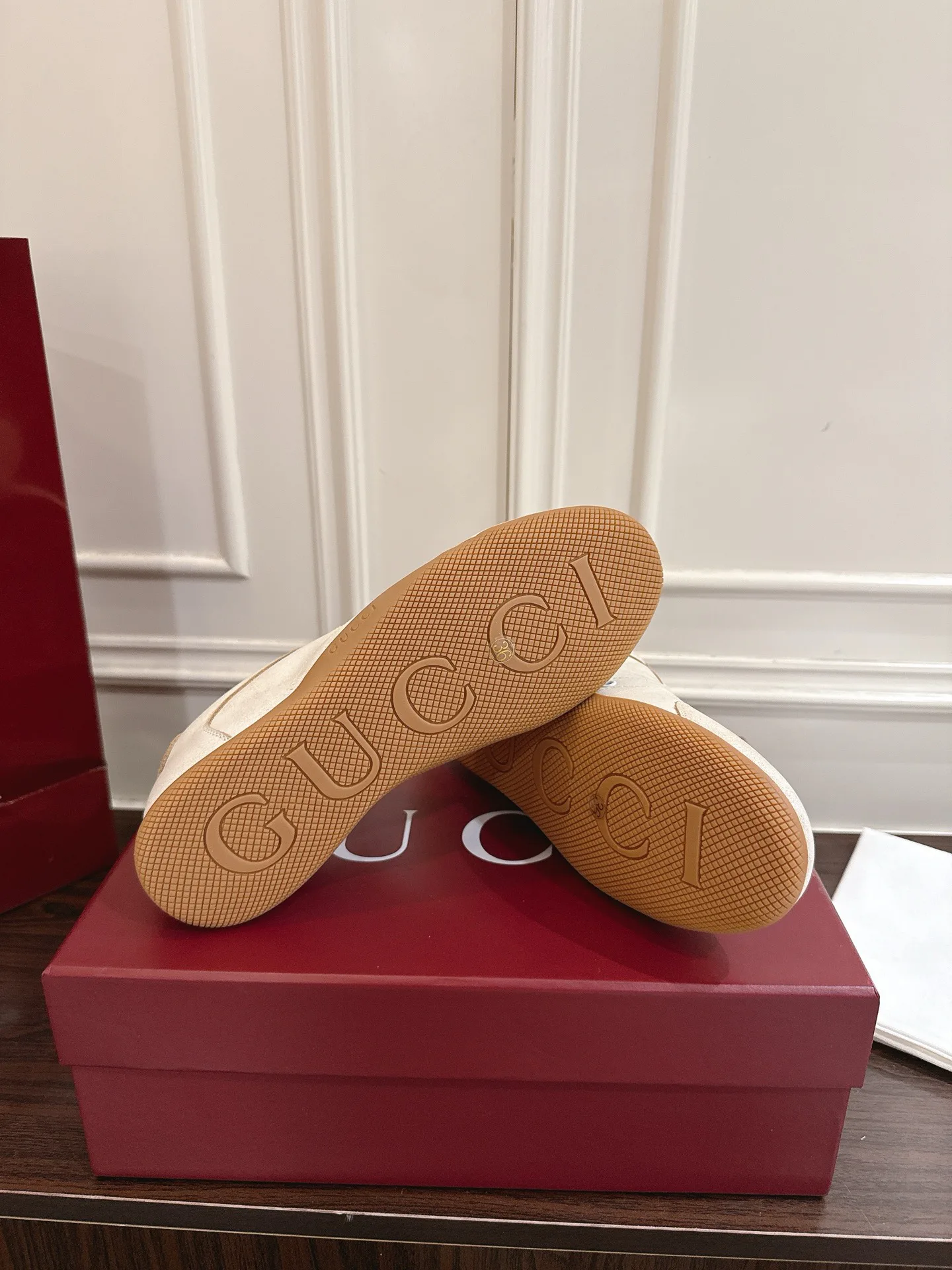 Кроссовки Женские Gucci 3922470