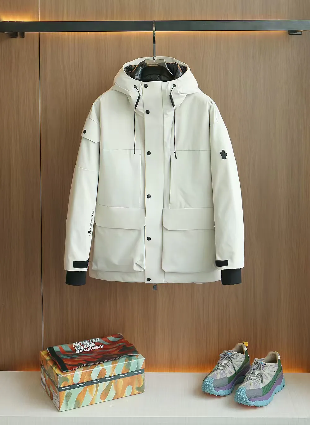 Куртки И Пуховики Мужские Moncler 384008