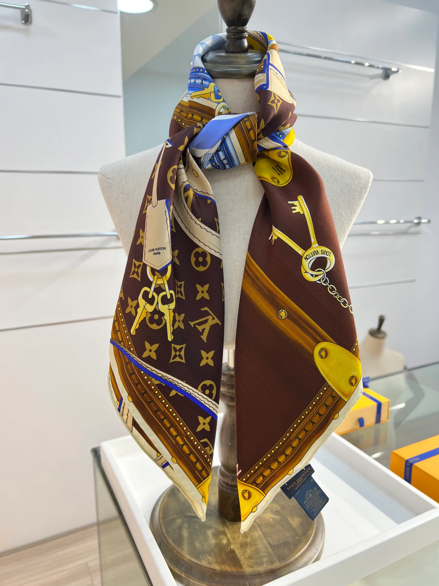 Платки Louis Vuitton 10235991