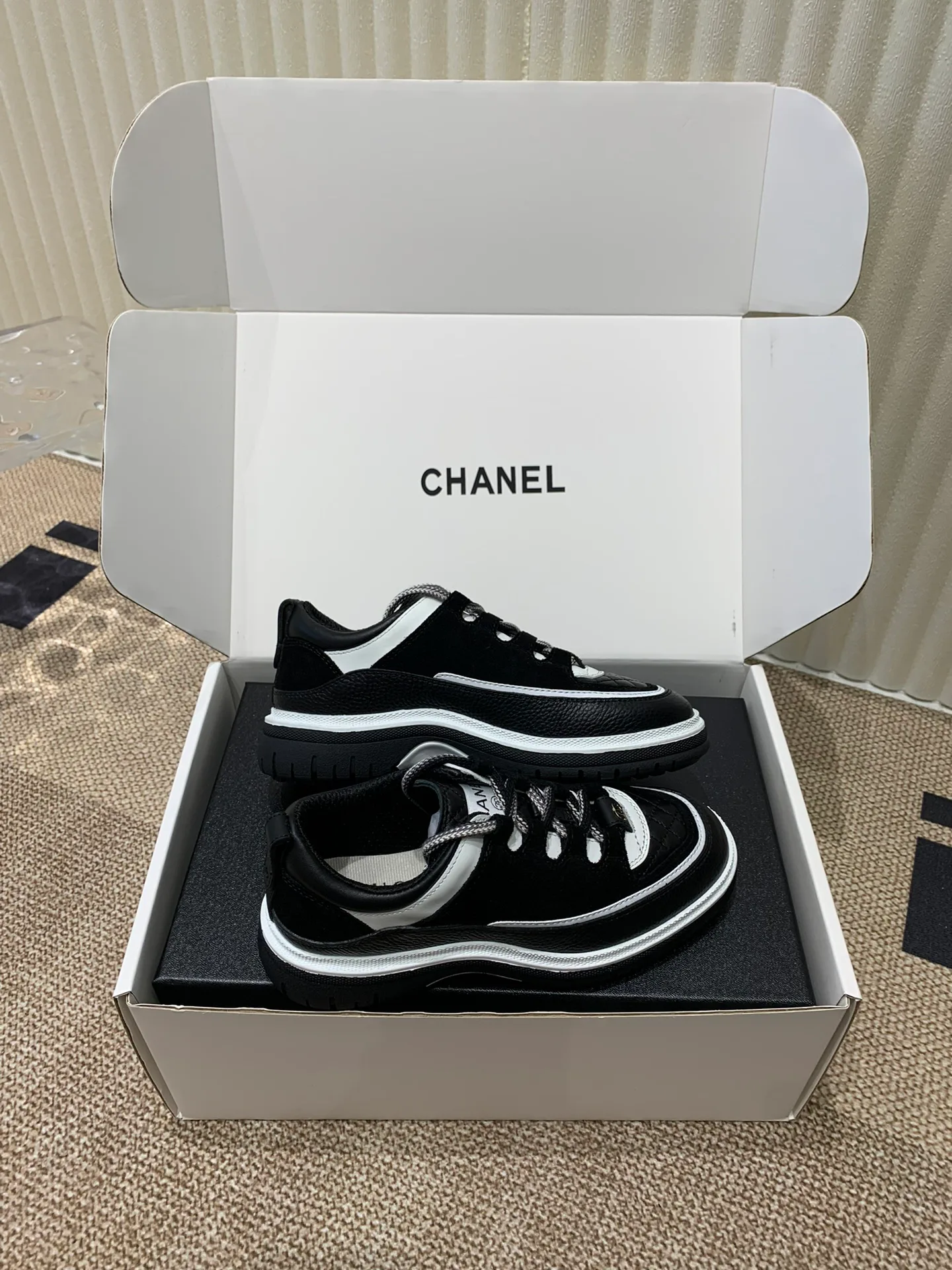 Кроссовки Женские Chanel 18677741