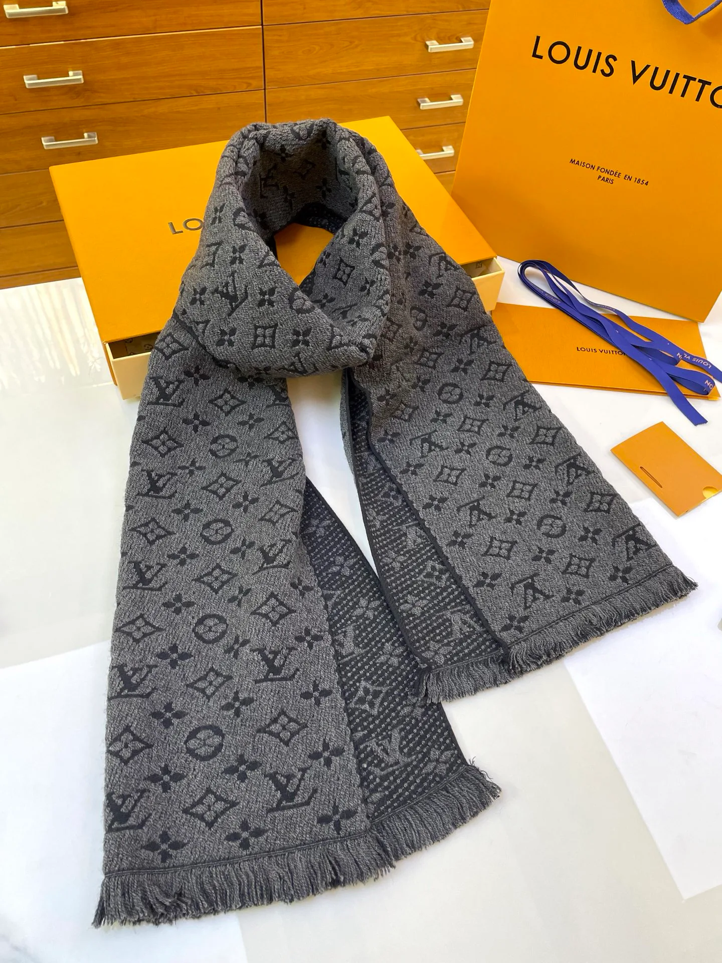 Шарфы Louis Vuitton 1981465