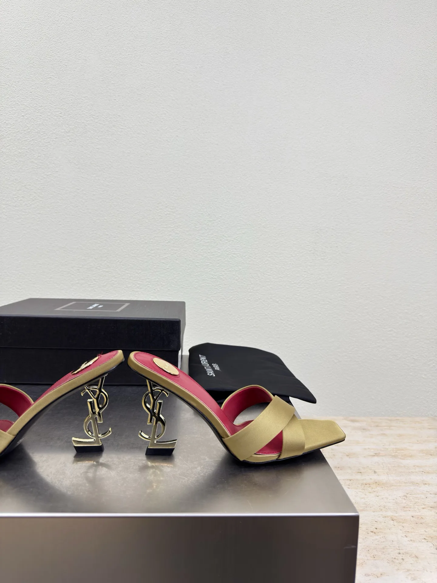 Сандалии Женские Saint Laurent 1693067