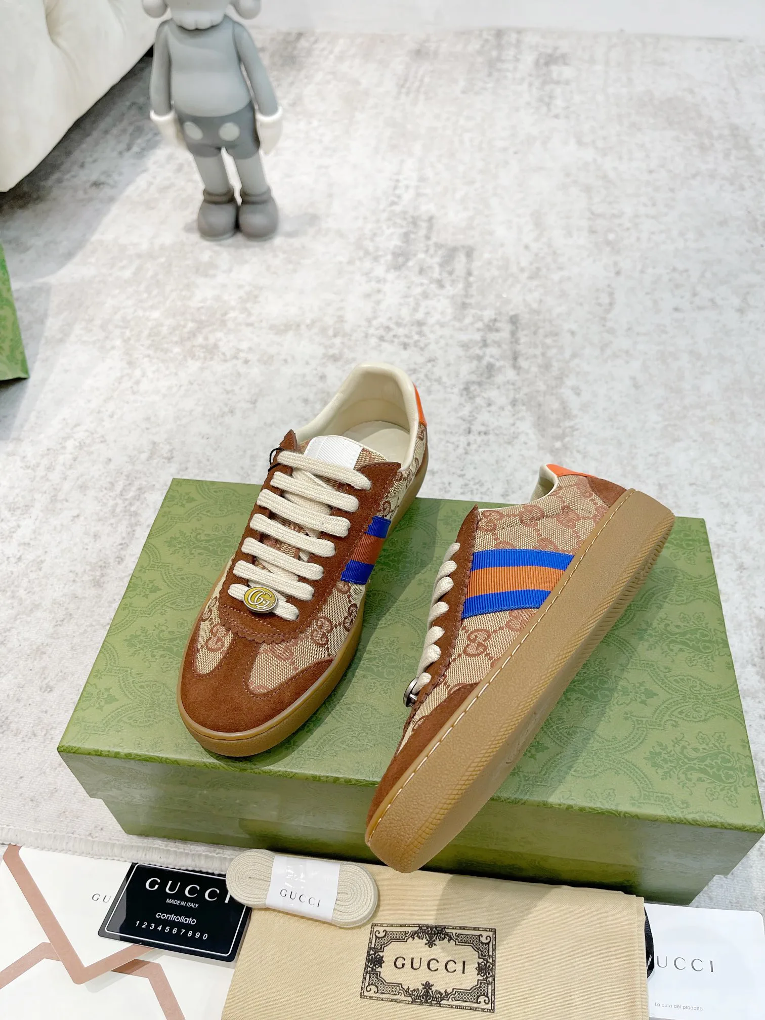 Кроссовки Женские Gucci 18765963
