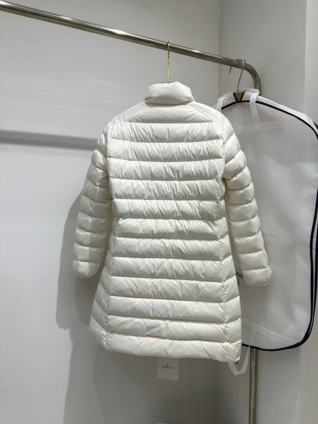 Куртки И Пуховики Женские Moncler 18690107