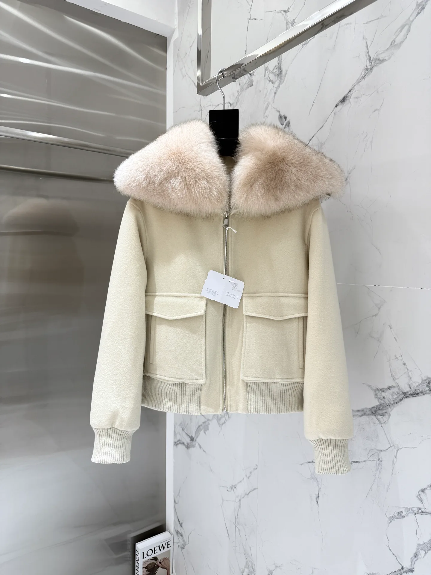 Куртки И Пуховики Женские Loro Piana 18699804