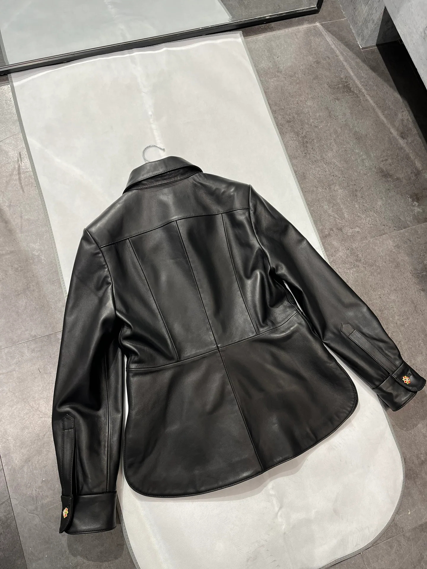 Кожаные Куртки И Дублёнки Женские Chanel 10088597