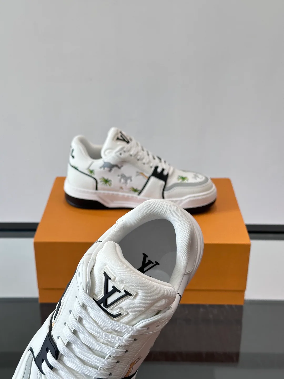 Кроссовки Мужские Louis Vuitton 11615775