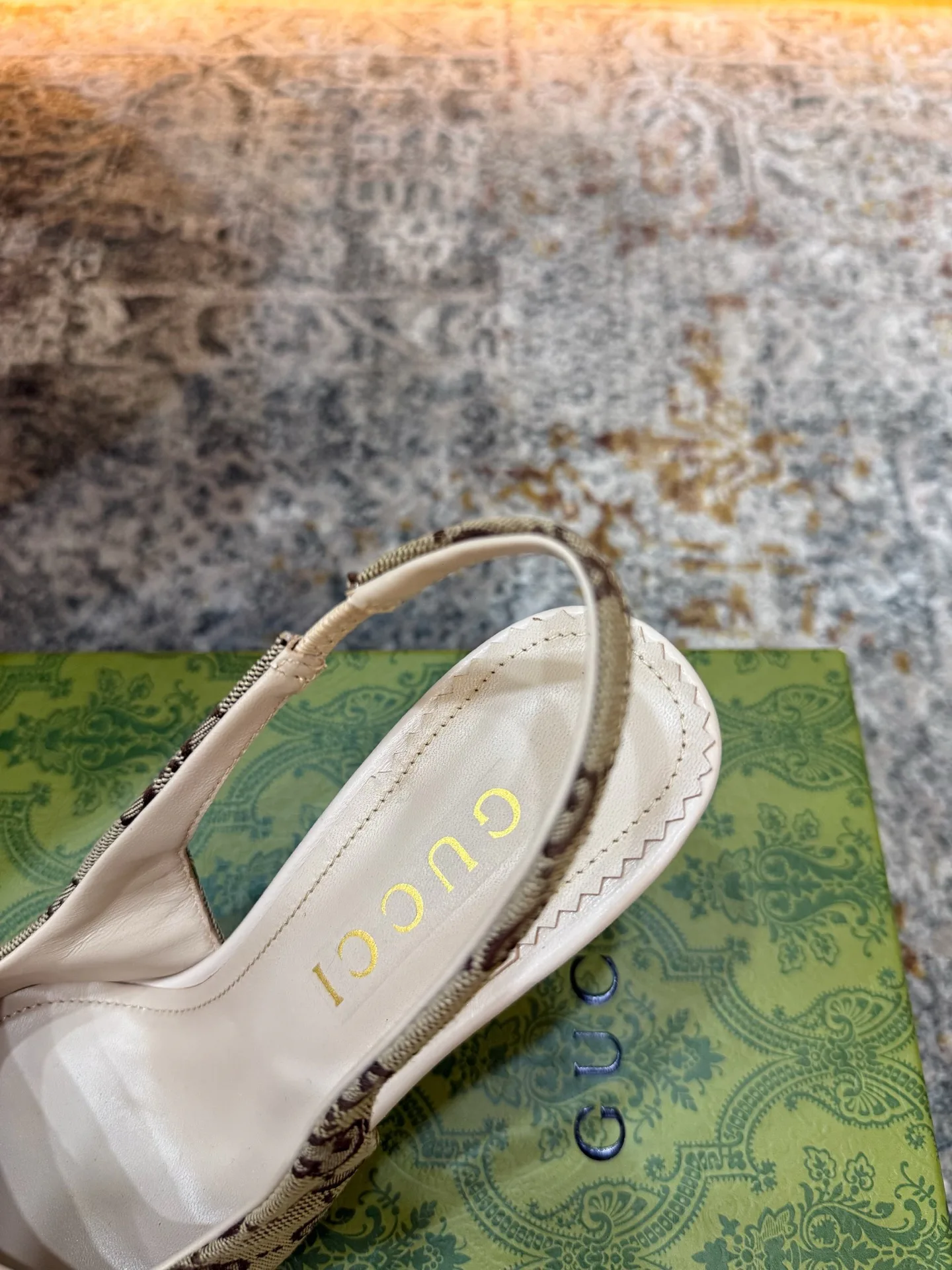 Туфли Женские Gucci 19339383