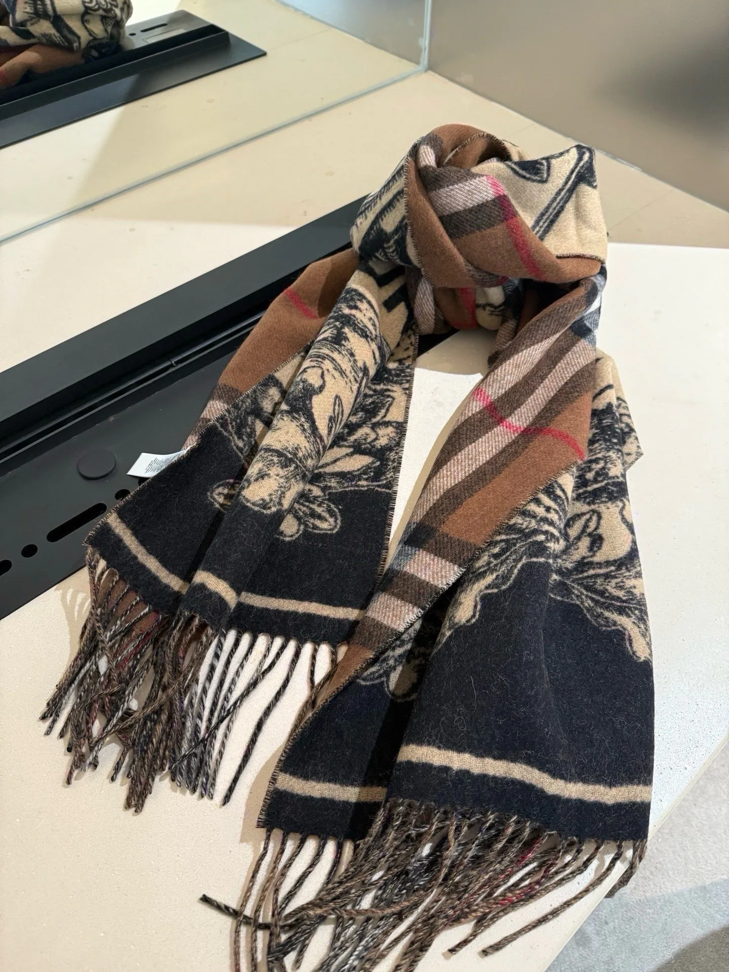 Шарфы Burberry 17448566