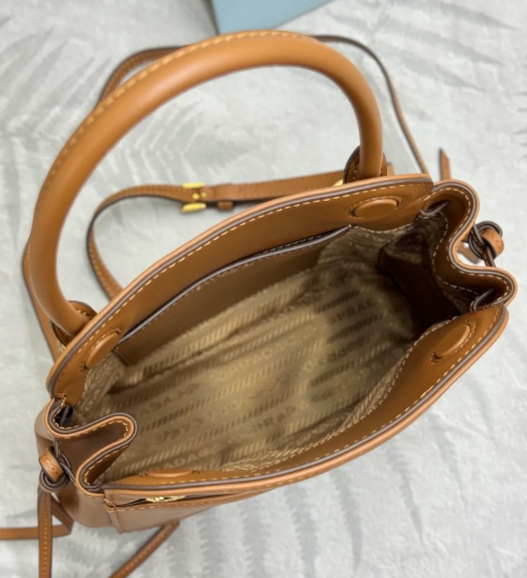 Классические Сумки Женские Prada 12131030