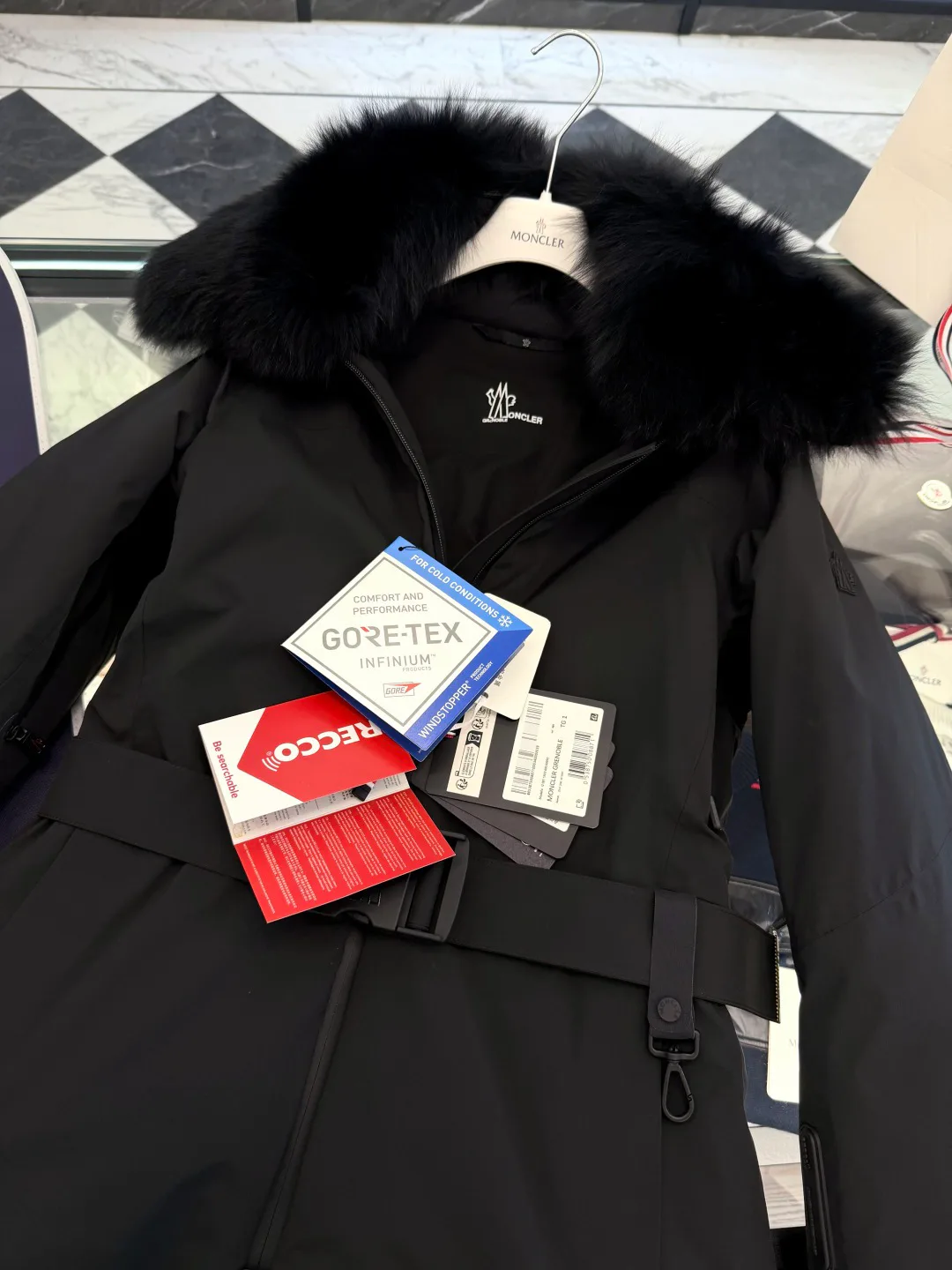 Куртки И Пуховики Женские Moncler 18725286