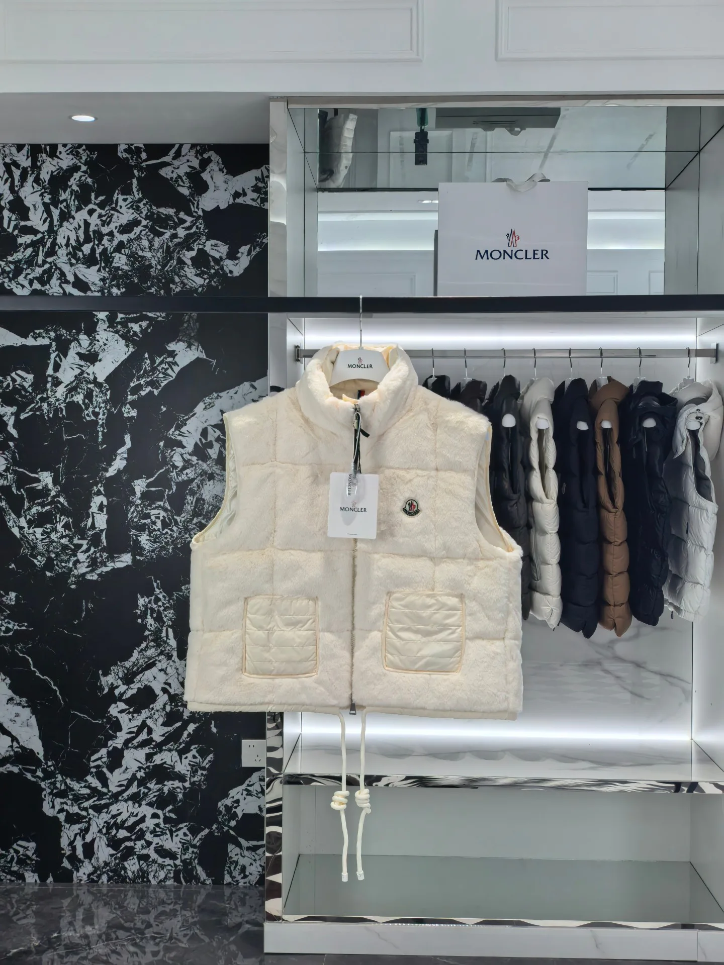 Жилеты Женские Moncler 18725329