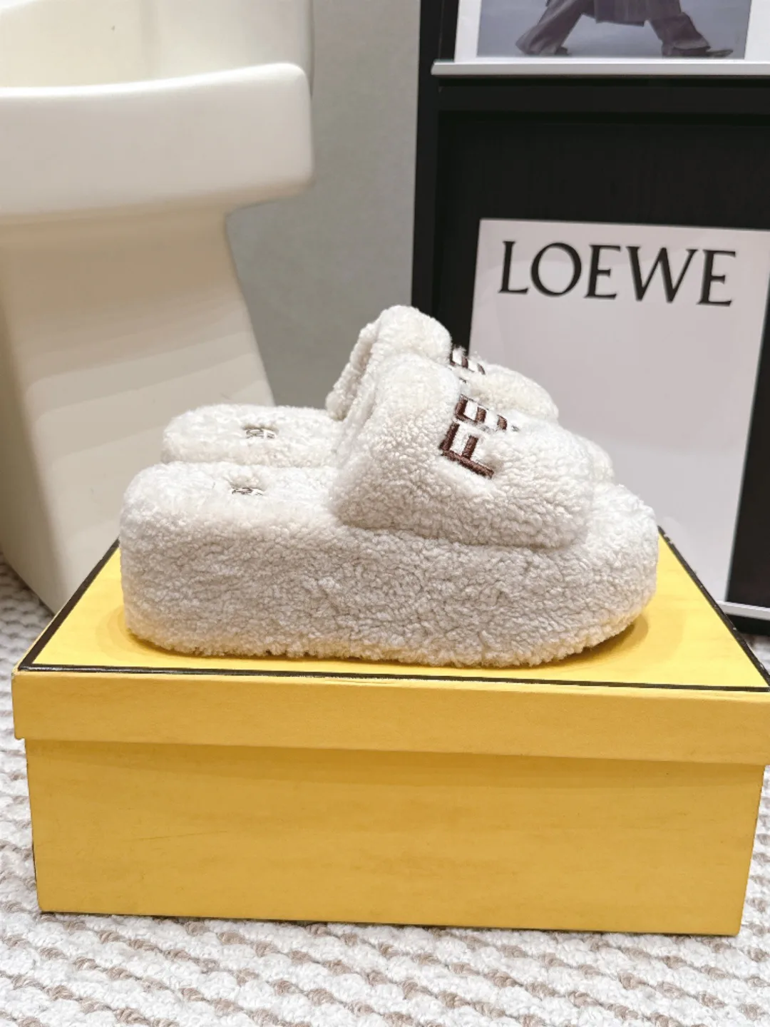 Тапочки Женские Fendi 18915335