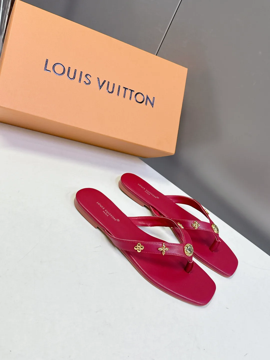 Шлепанцы Женские Louis Vuitton 13530045