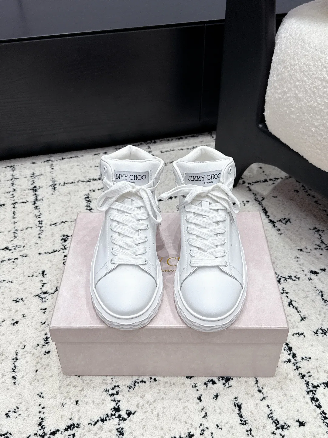 Кроссовки Женские Jimmy Choo 18125172