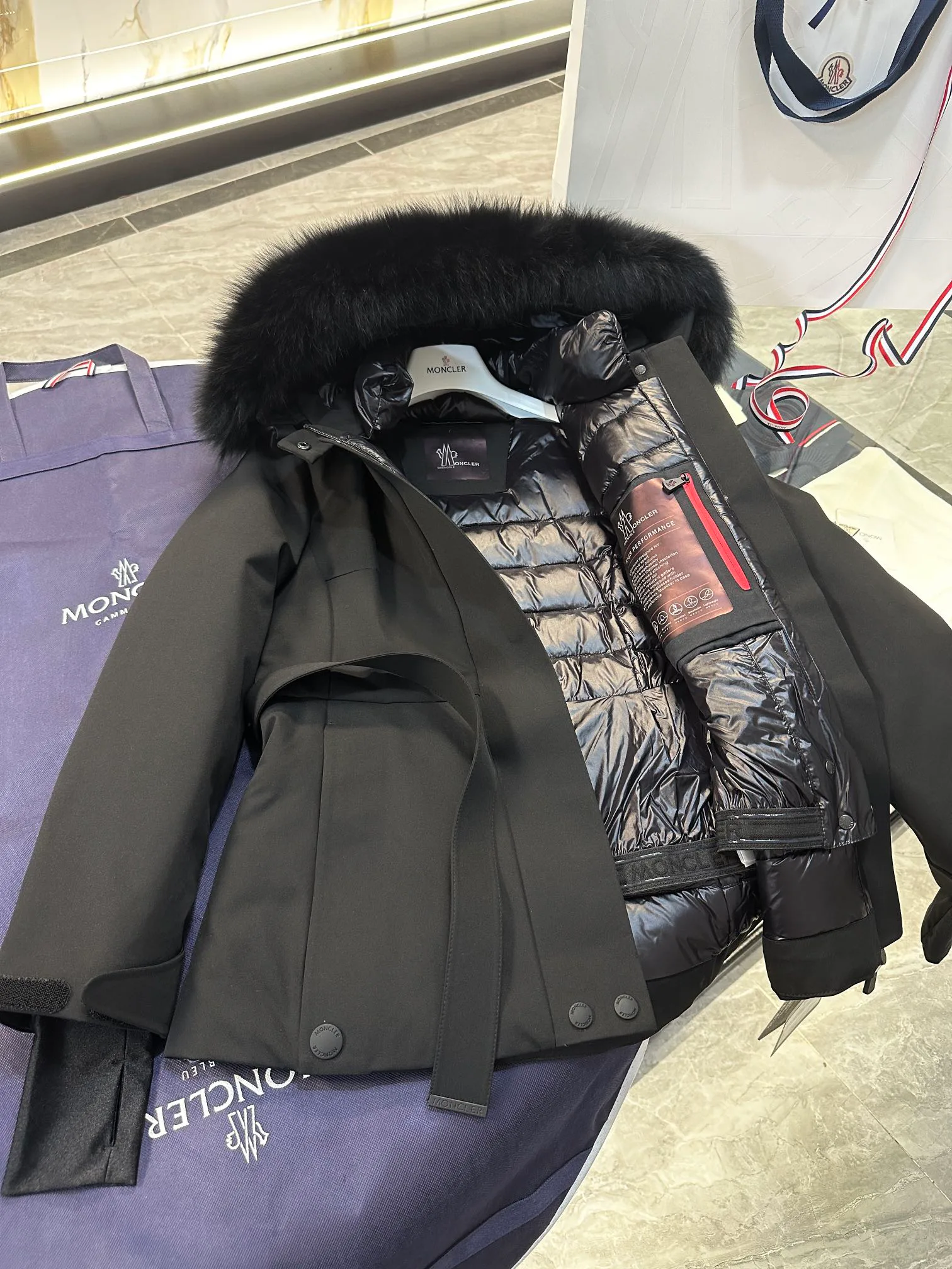 Куртки И Пуховики Женские Moncler 18133804