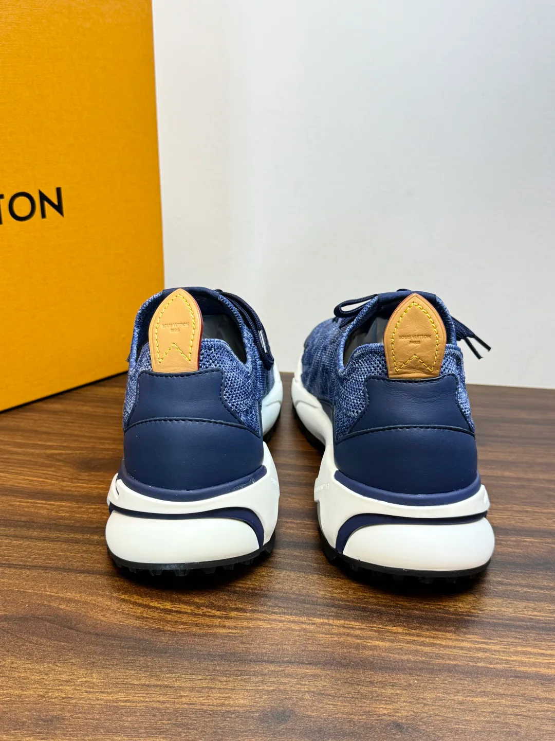 Кроссовки Мужские Louis Vuitton 19147667