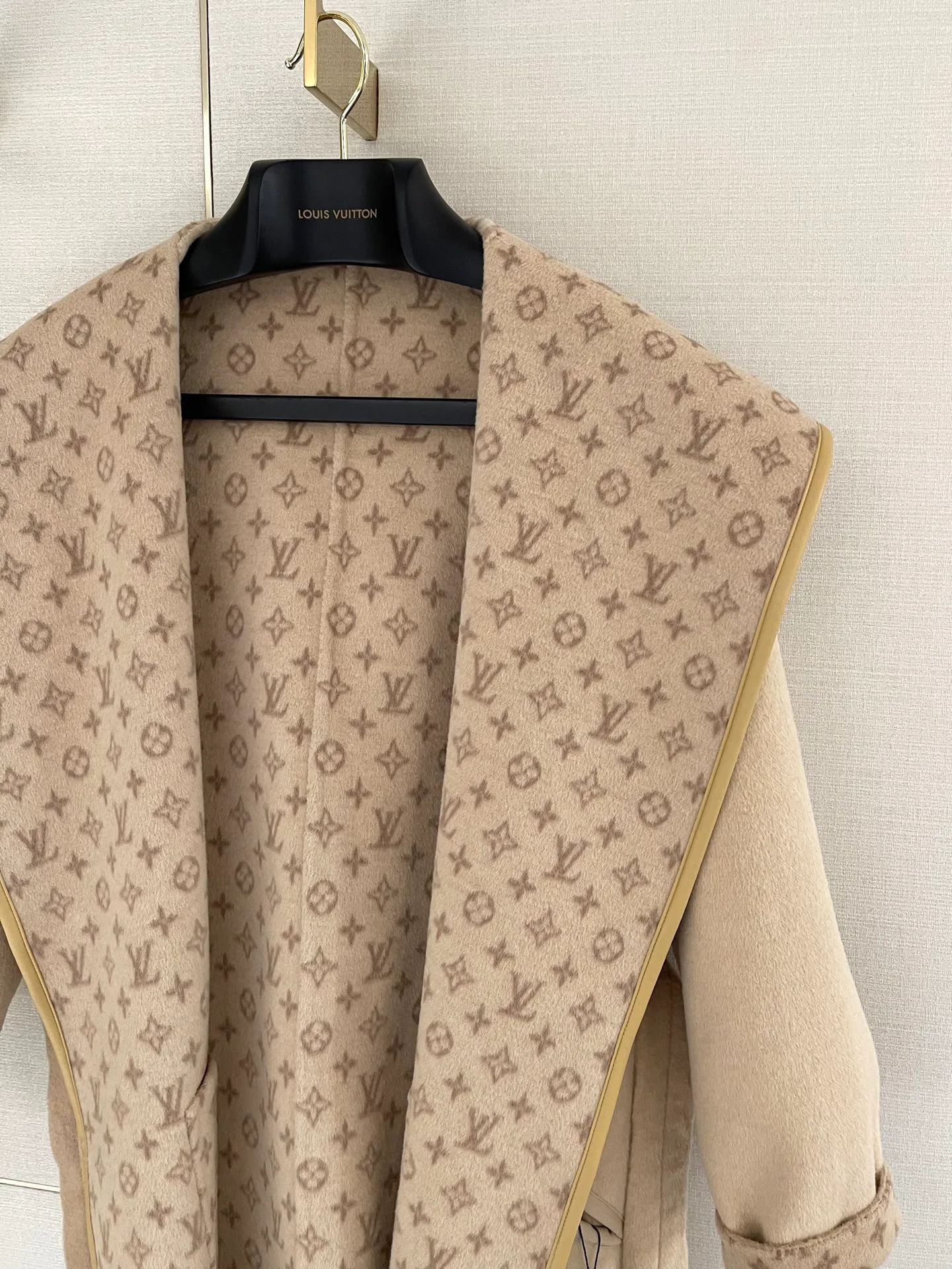 Пальто Женские Louis Vuitton 226376