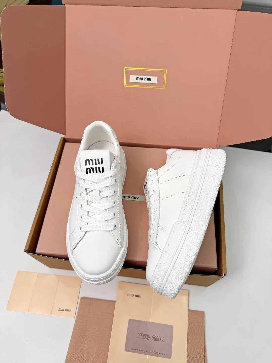 Кроссовки Женские Miu Miu 18367108
