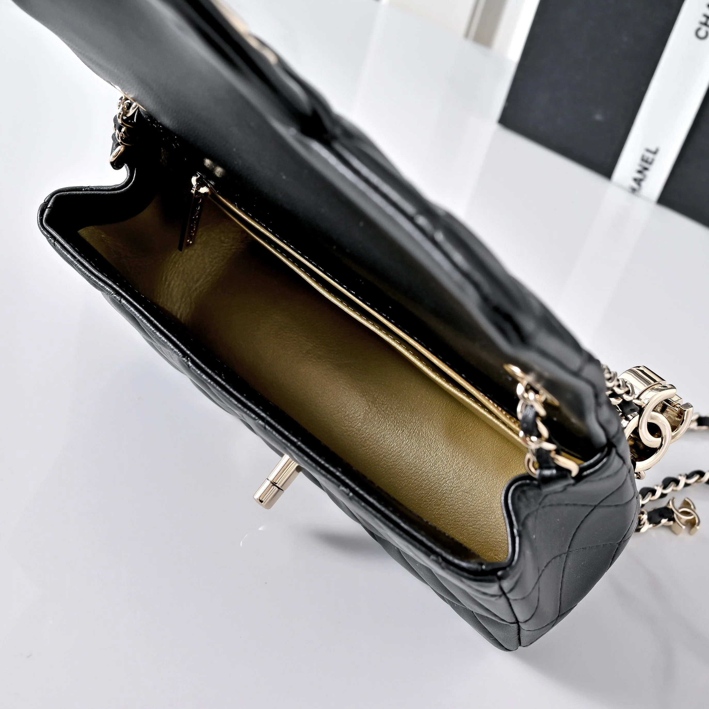 Классические Сумки Женские Chanel 18148079