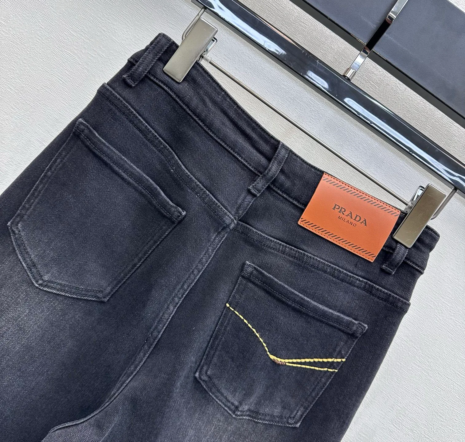 Джинсы Женские Prada 11220948