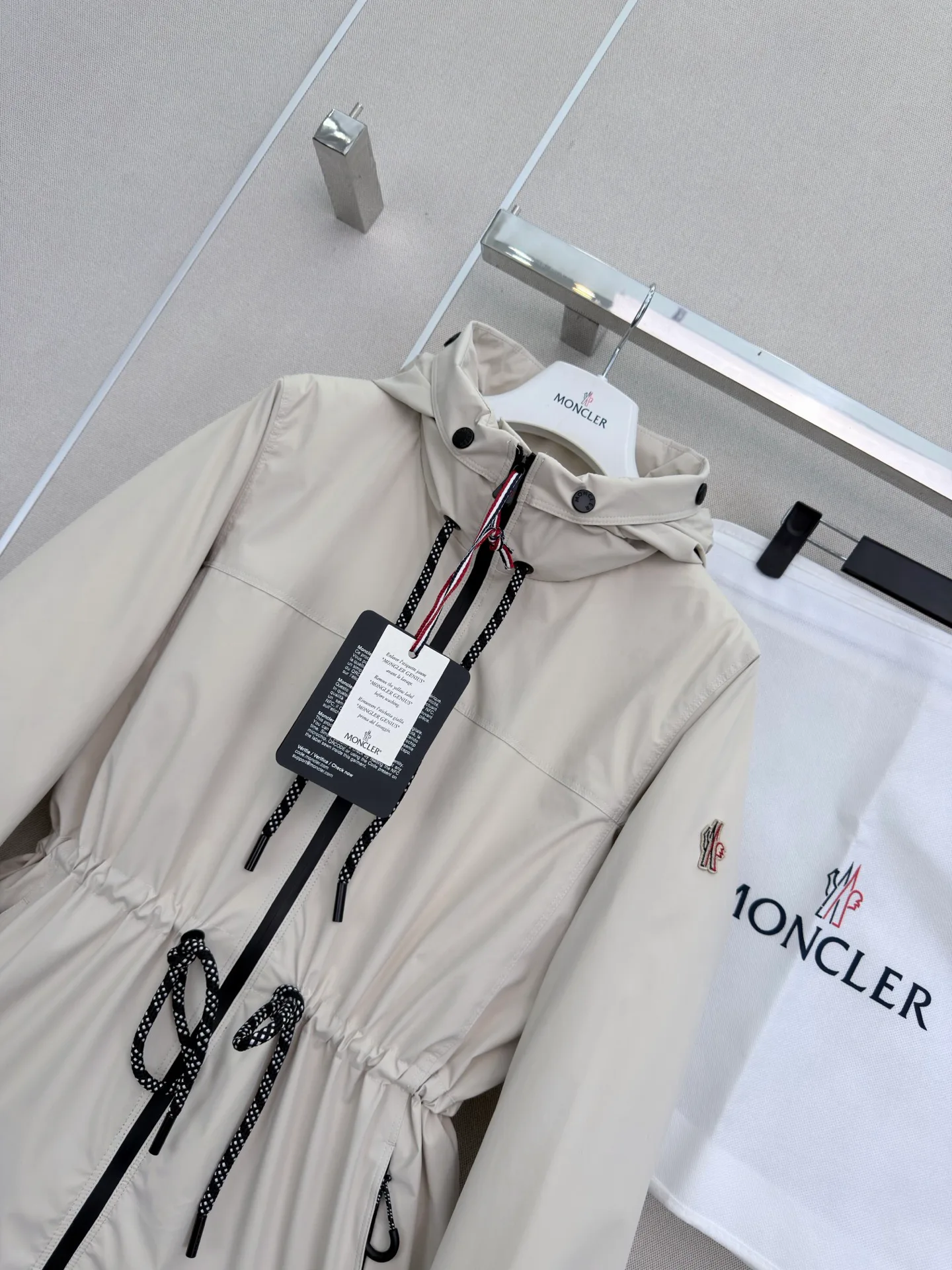 Куртки И Пуховики Женские Moncler 19555739