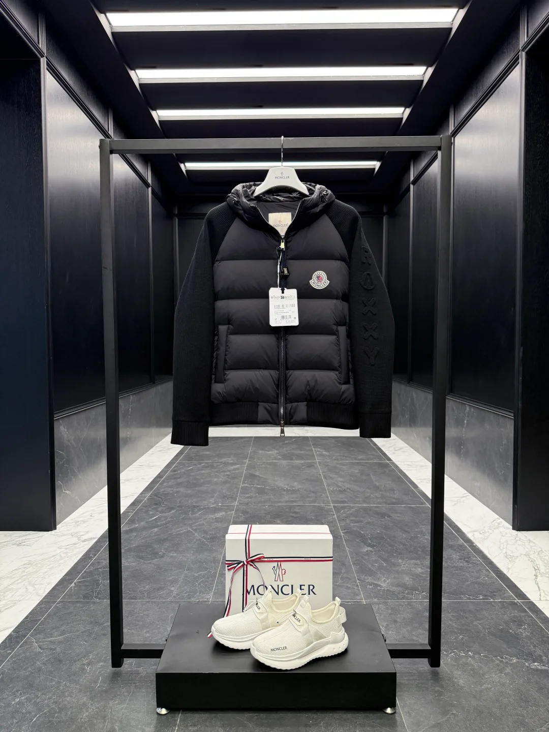 Куртки И Пуховики Женские Moncler 1521827