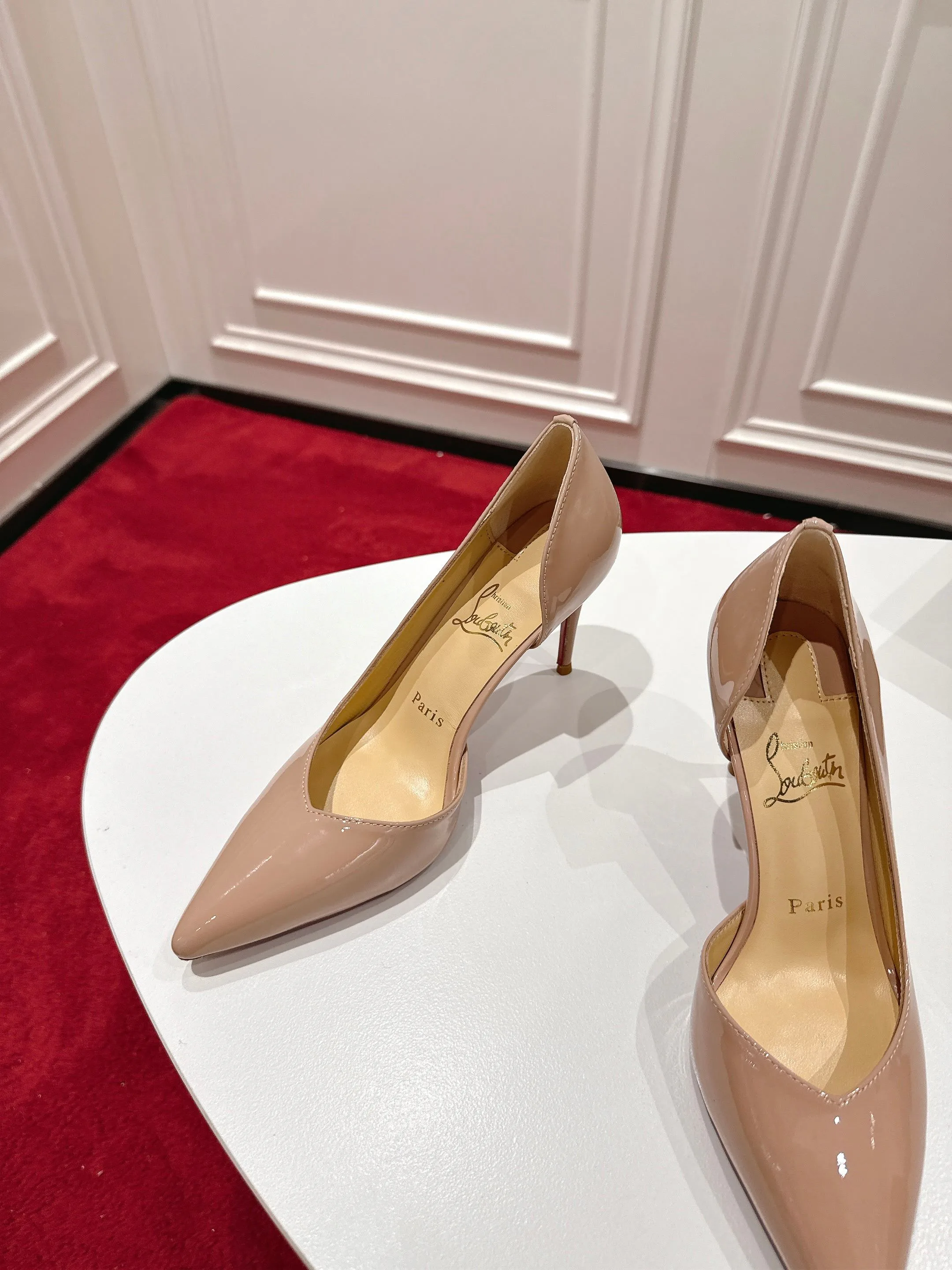 Туфли Женские Christian Louboutin 11640670