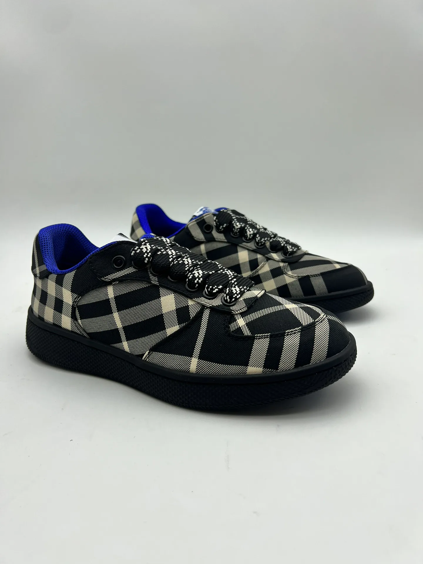 Кроссовки Женские Burberry 19103961