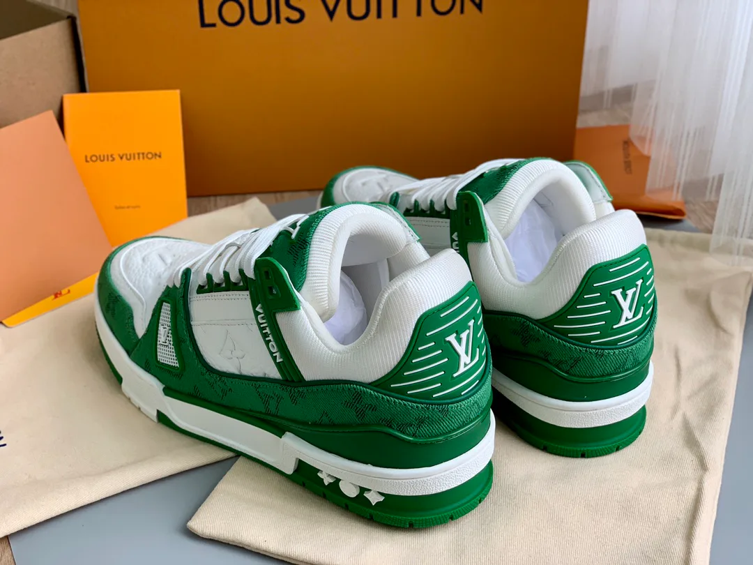 Кроссовки Женские Louis Vuitton 18014127