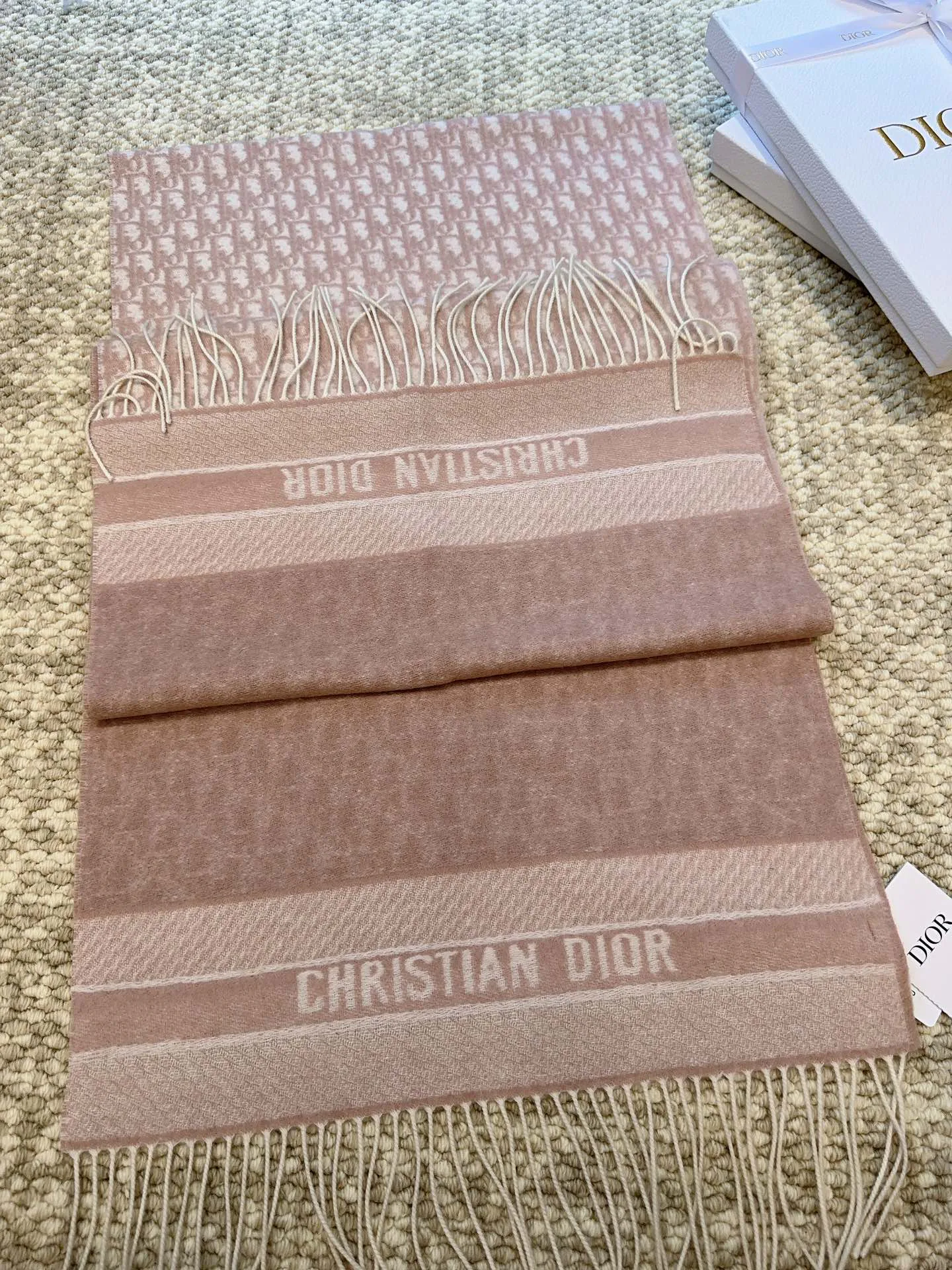 Шарфы Christian Dior 18105461