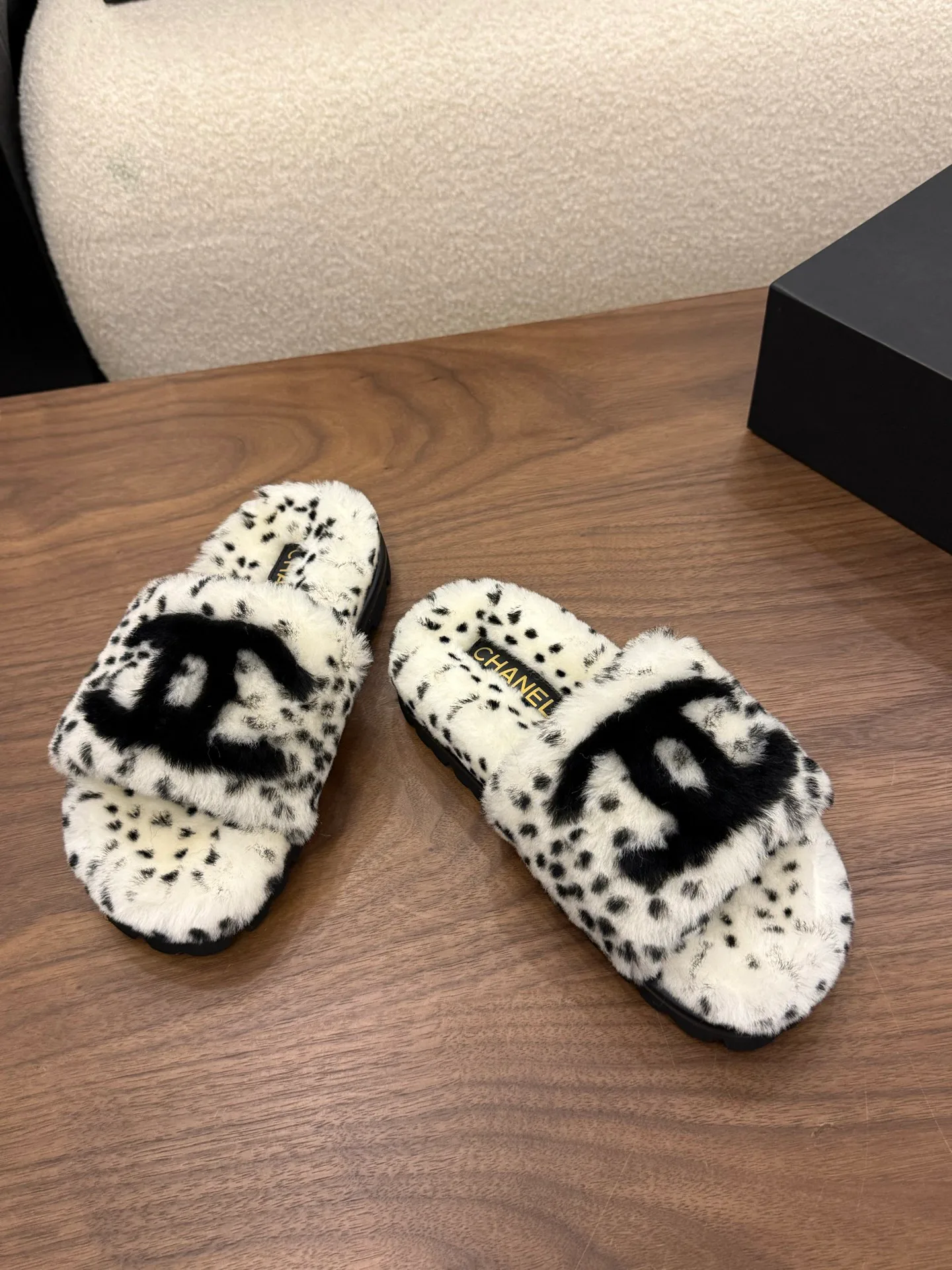 Тапочки Женские Chanel 18223642