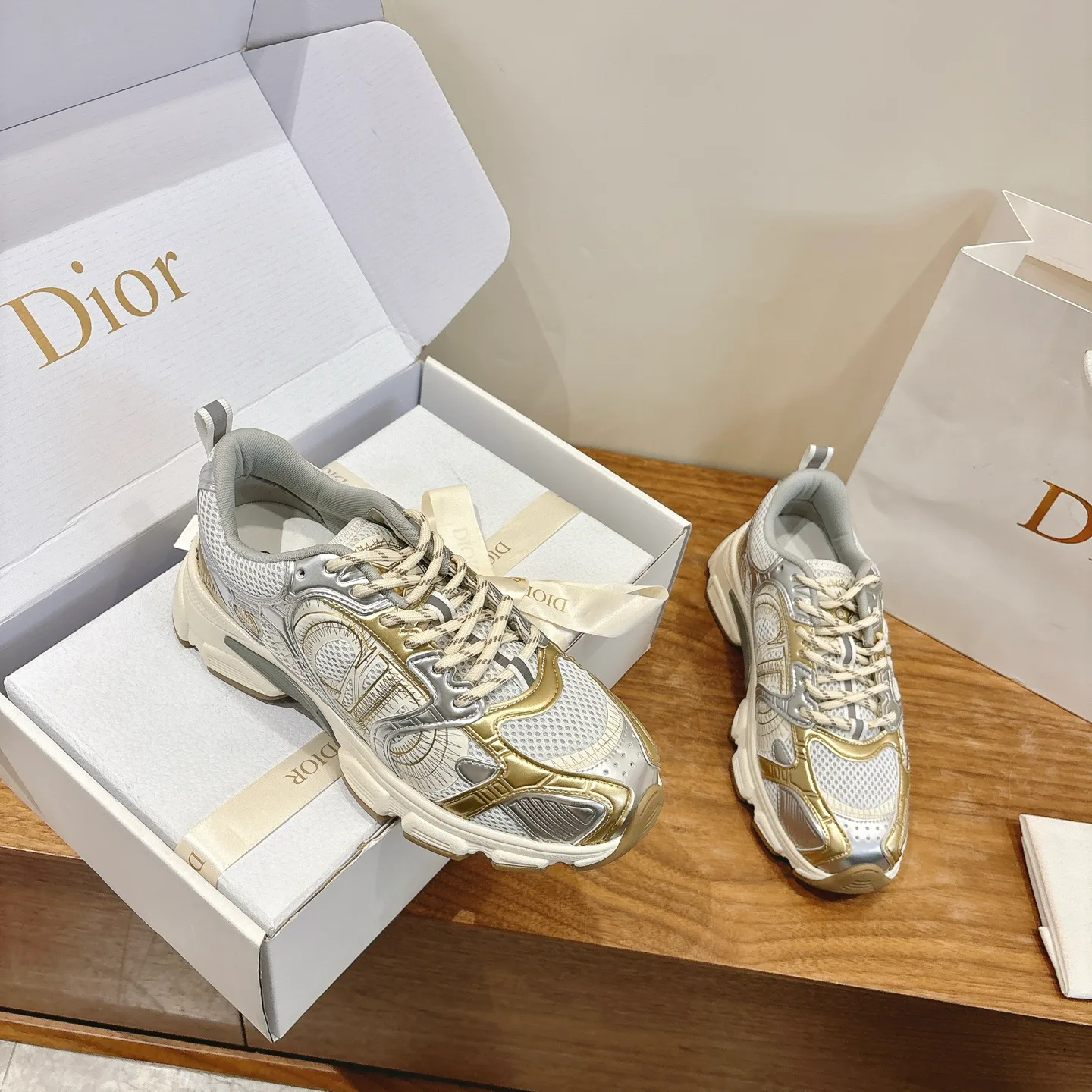 Кроссовки Женские Christian Dior 11647857