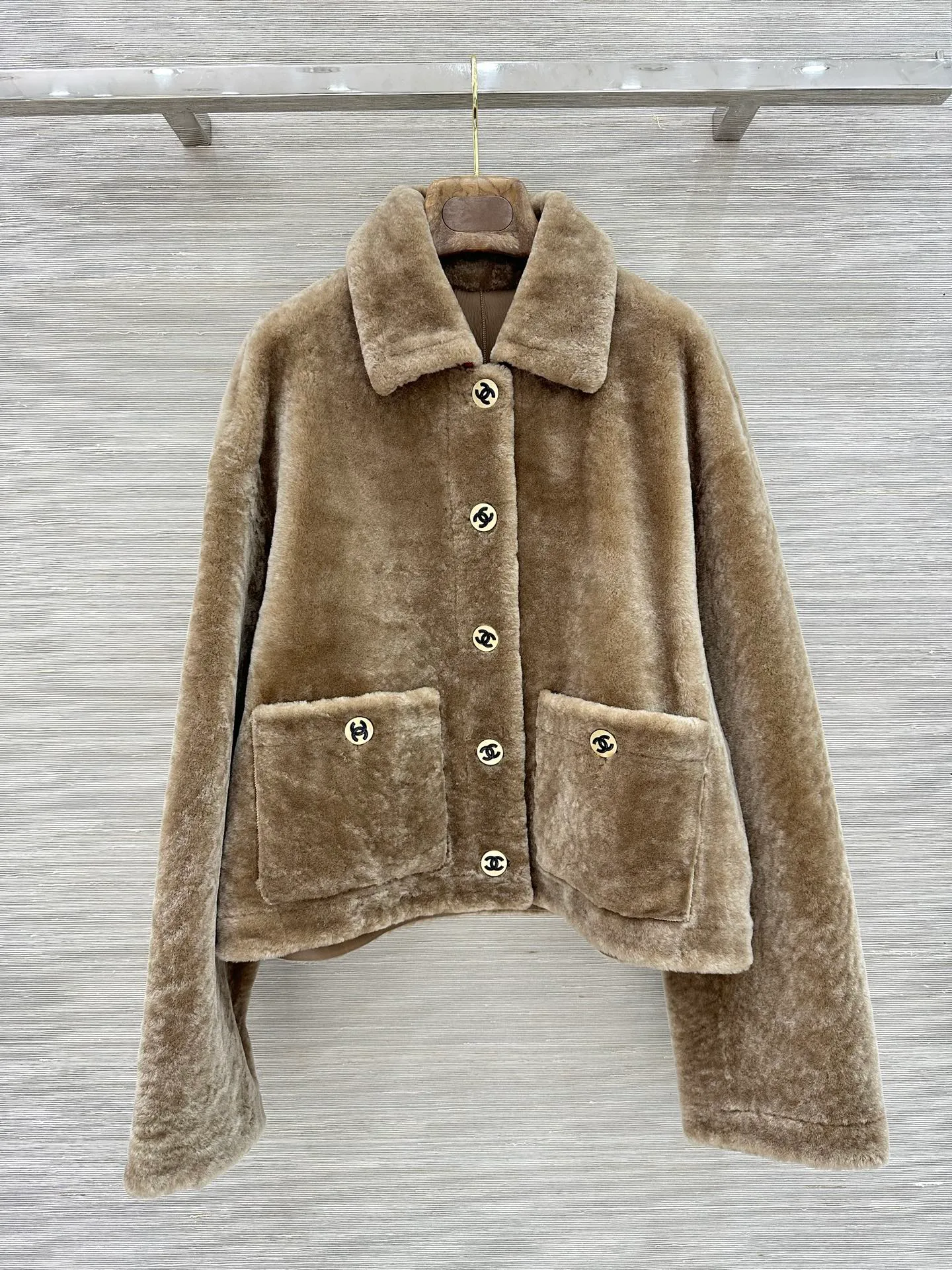 Кожаные Куртки И Дублёнки Женские Chanel 18230384