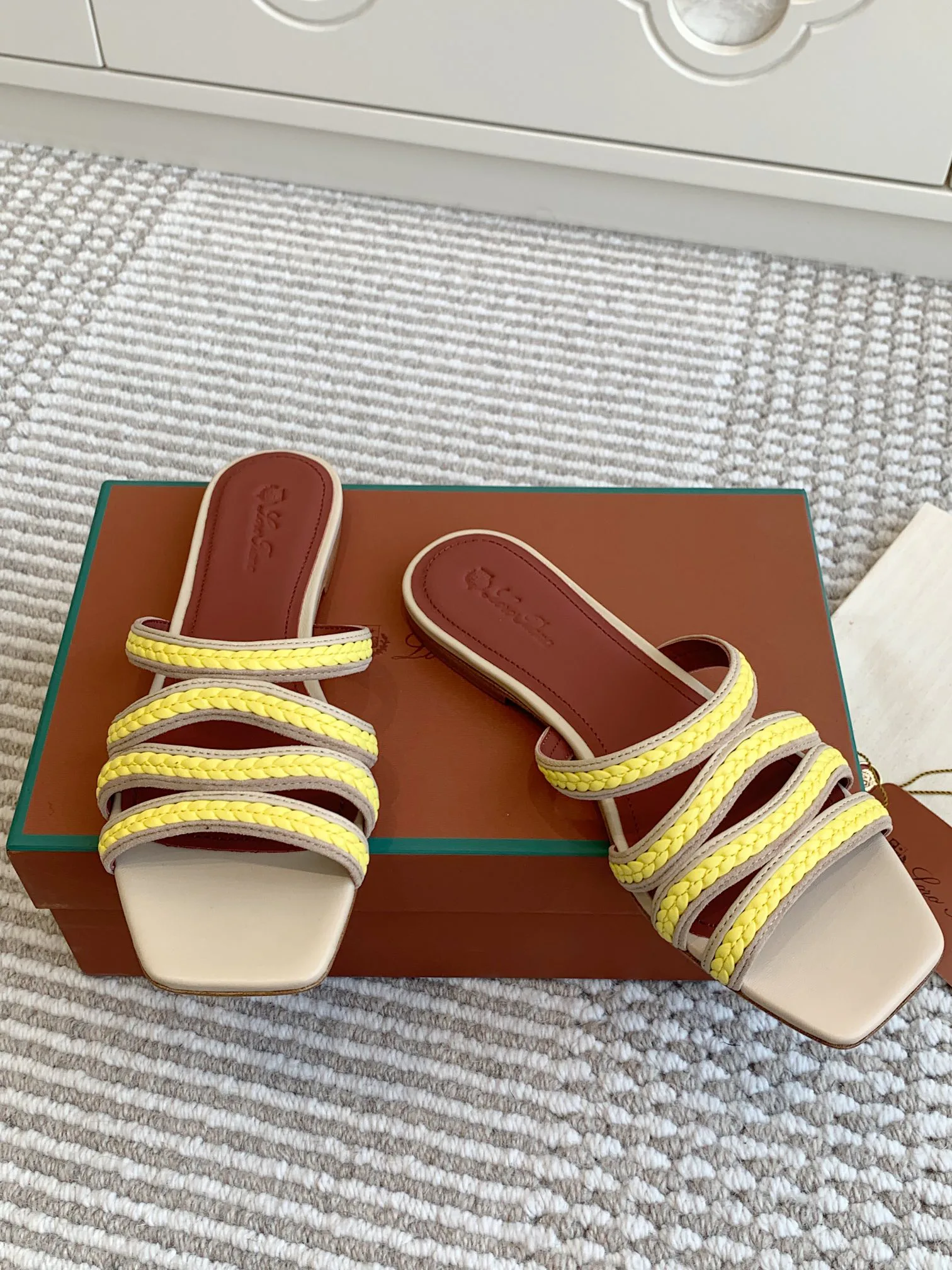 Шлепанцы Женские Loro Piana 9238