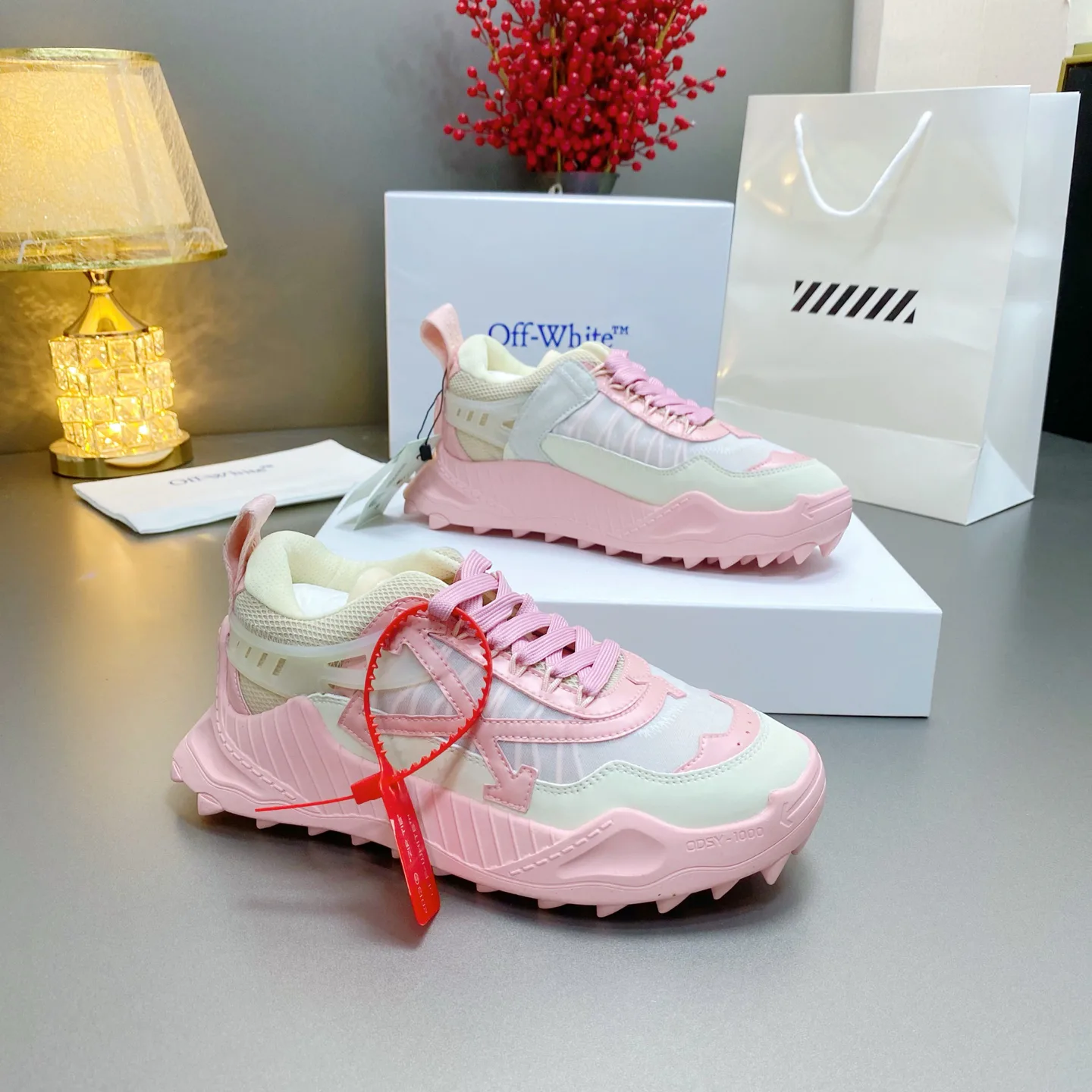 Кроссовки Женские Off-White 17530534