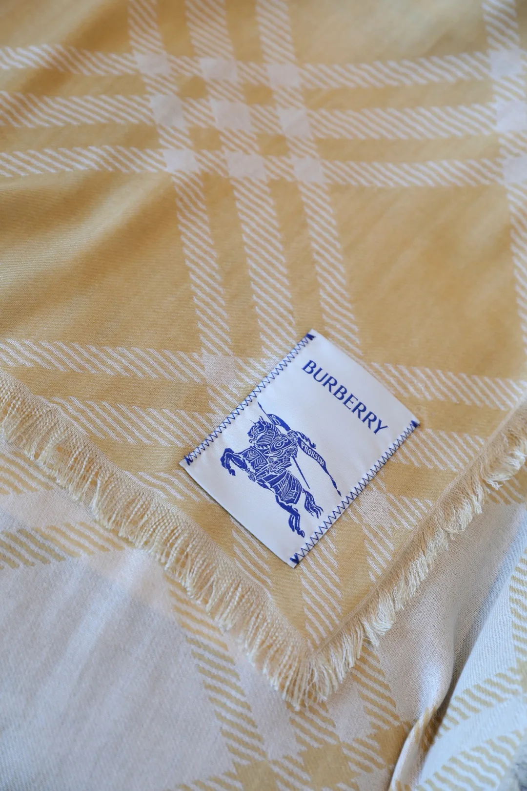 Шарфы Burberry 18419148