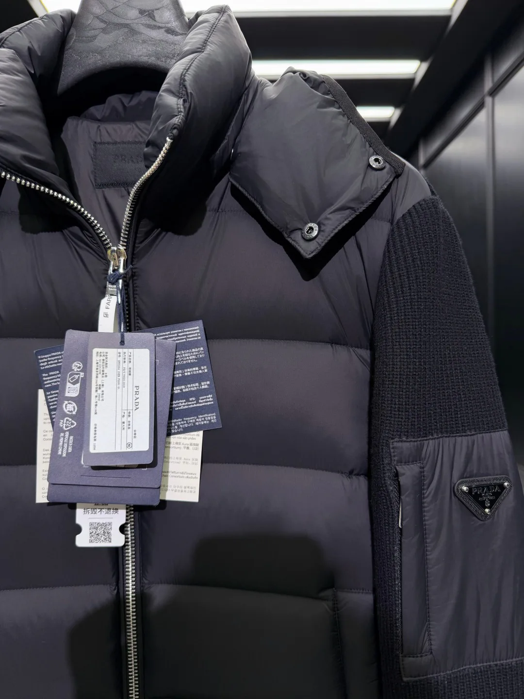Куртки И Пуховики Женские Prada 18416871