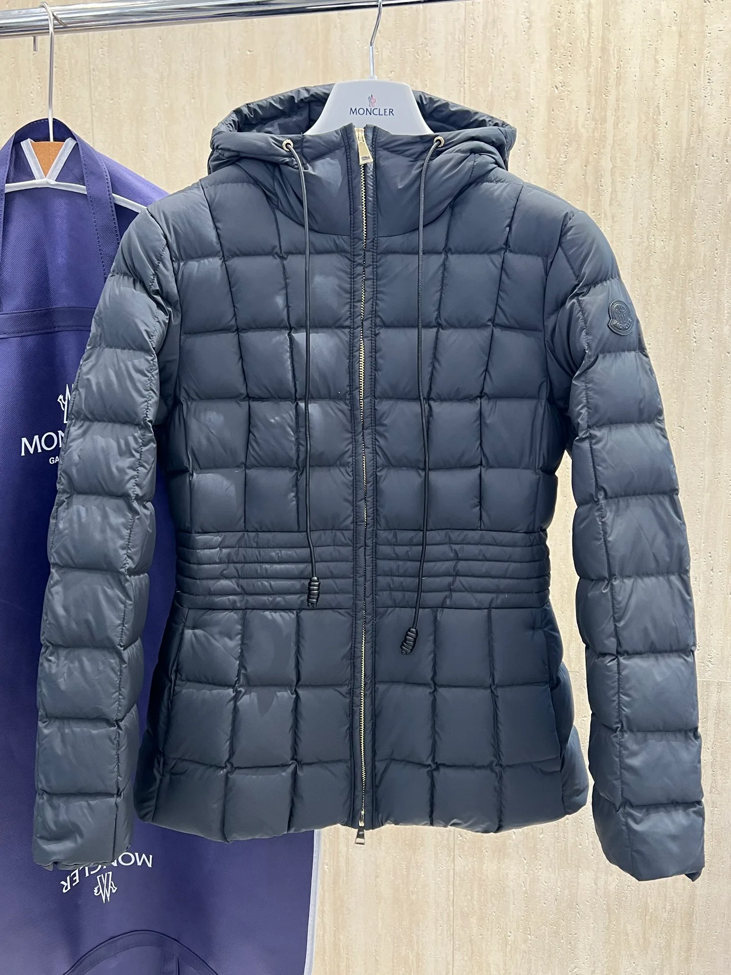 Куртки И Пуховики Женские Moncler 19628756