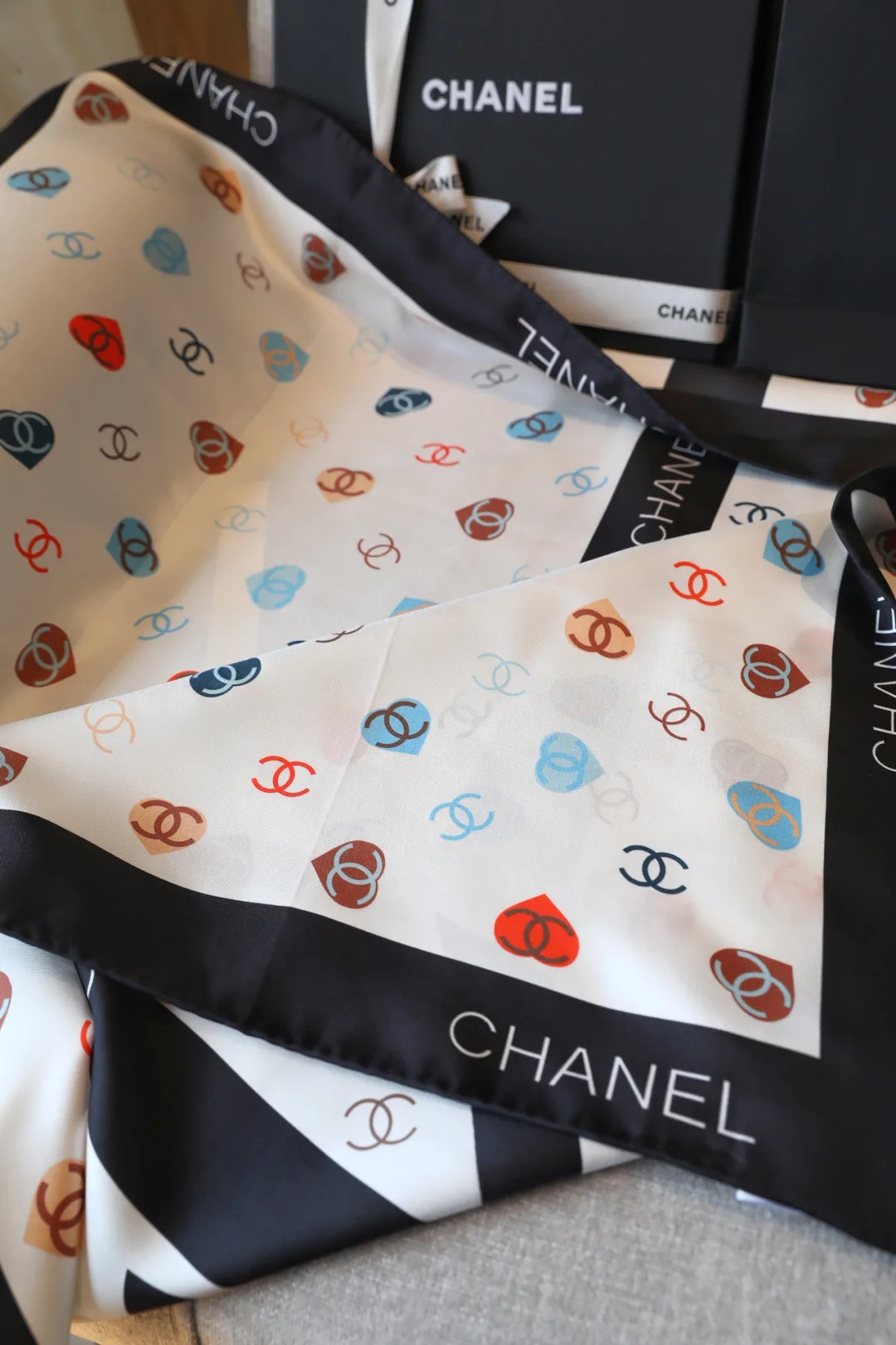 Шарфы Chanel 13449372