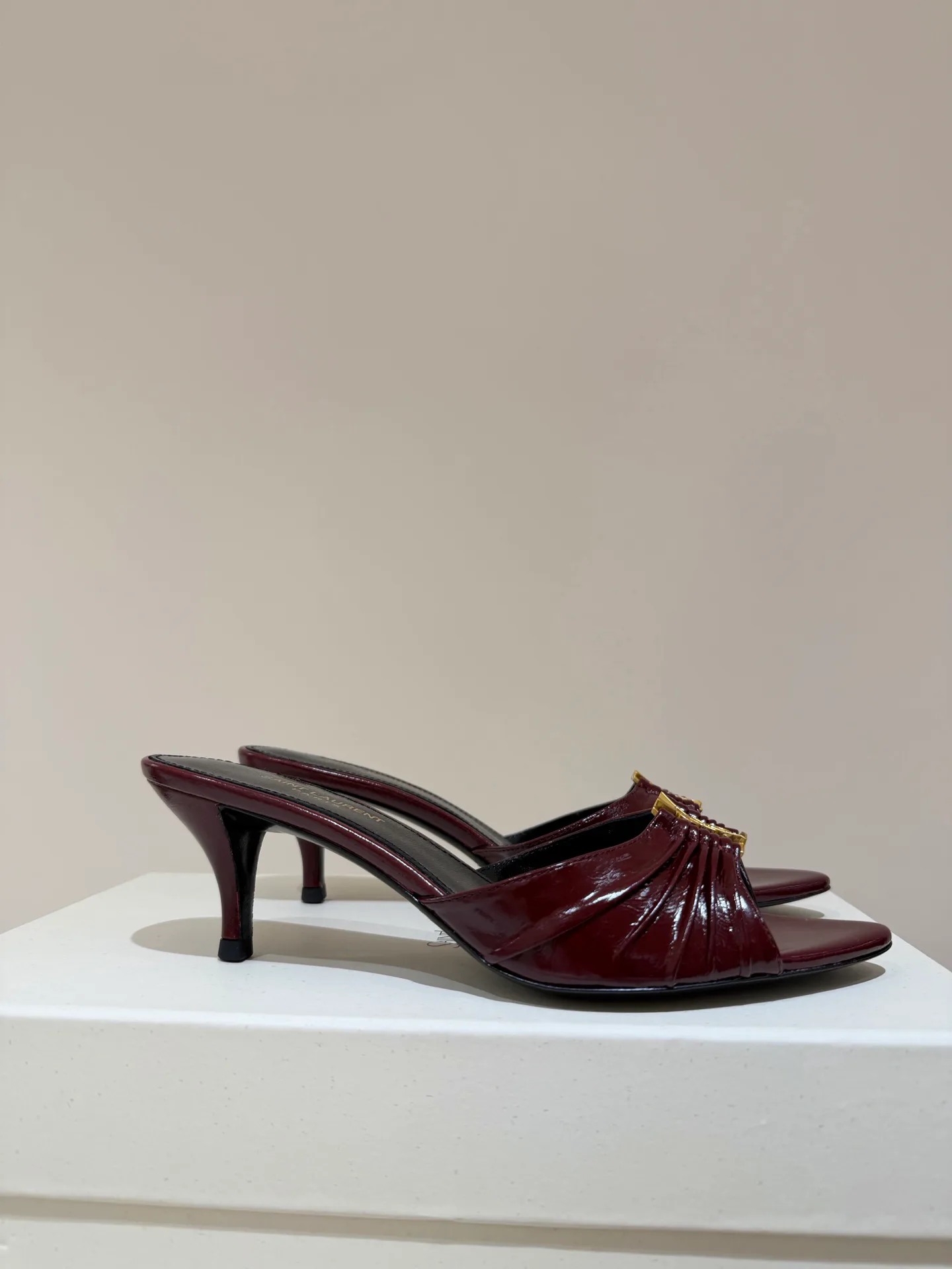 Босоножки Женские Saint Laurent 10009084