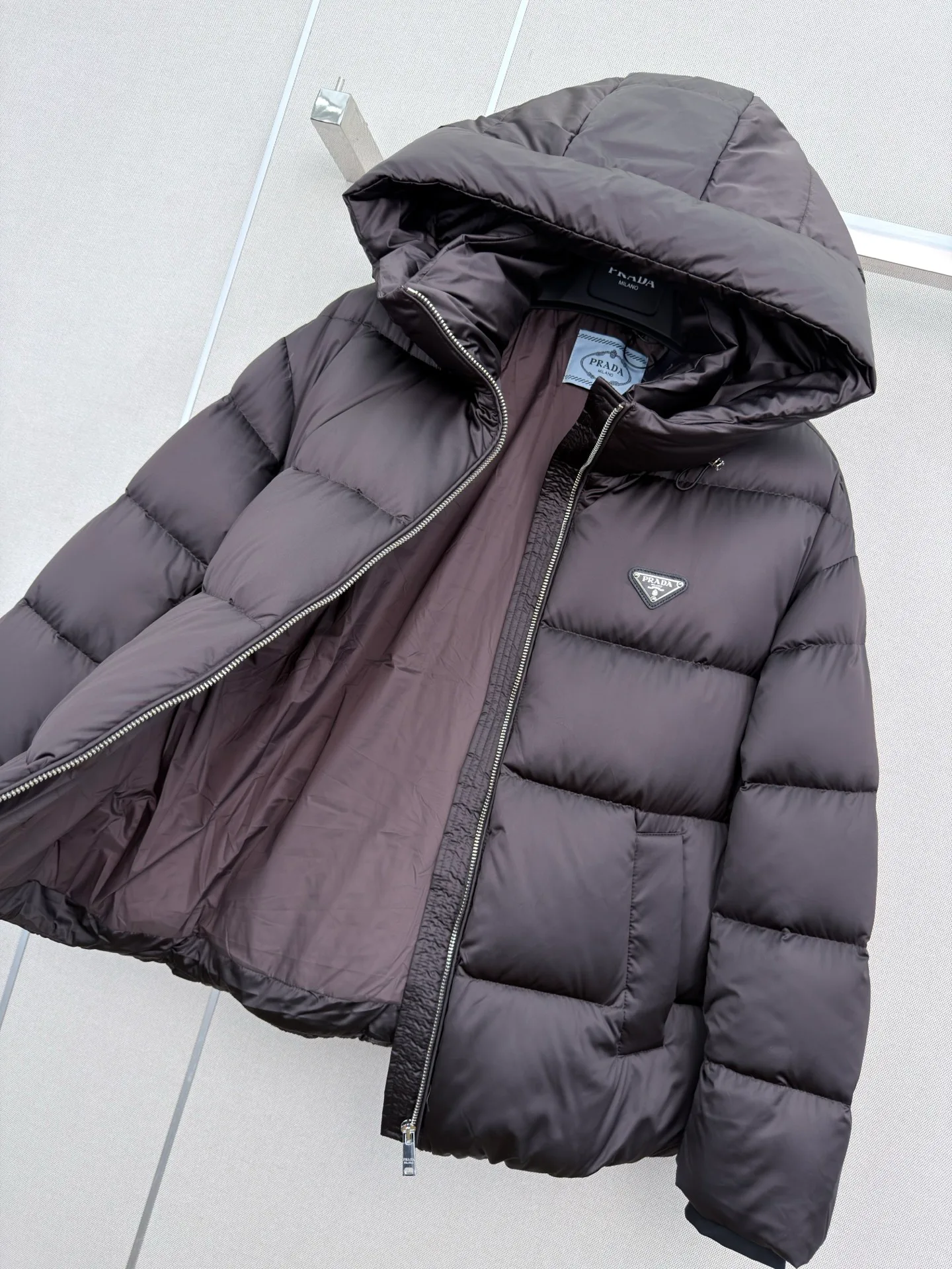 Куртки И Пуховики Женские Prada 18600987