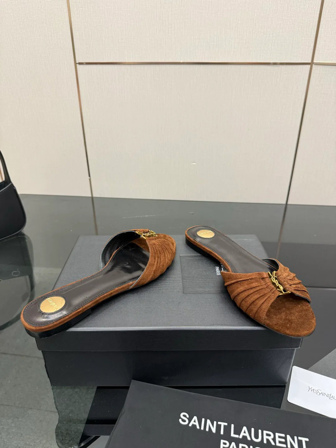 Шлепанцы Женские Saint Laurent 11668826